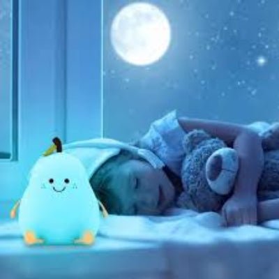 veilleuse poire bleu bebe dort
